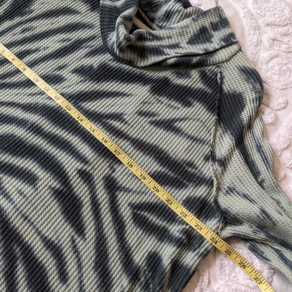 Wonderly mint green and black tie dye waffle knit cowl neck long sleeve XL EUC - Picture 6 of 10